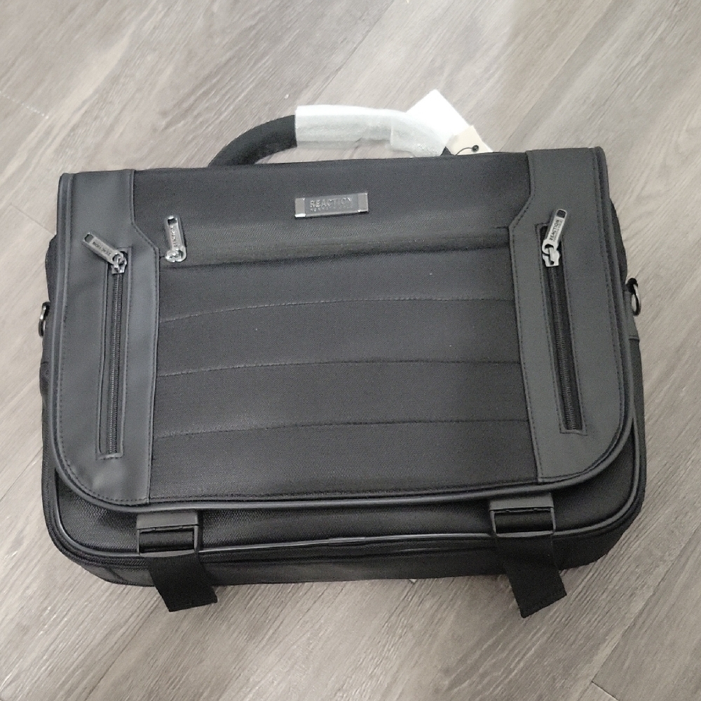 Black Samsonite Men's Bag